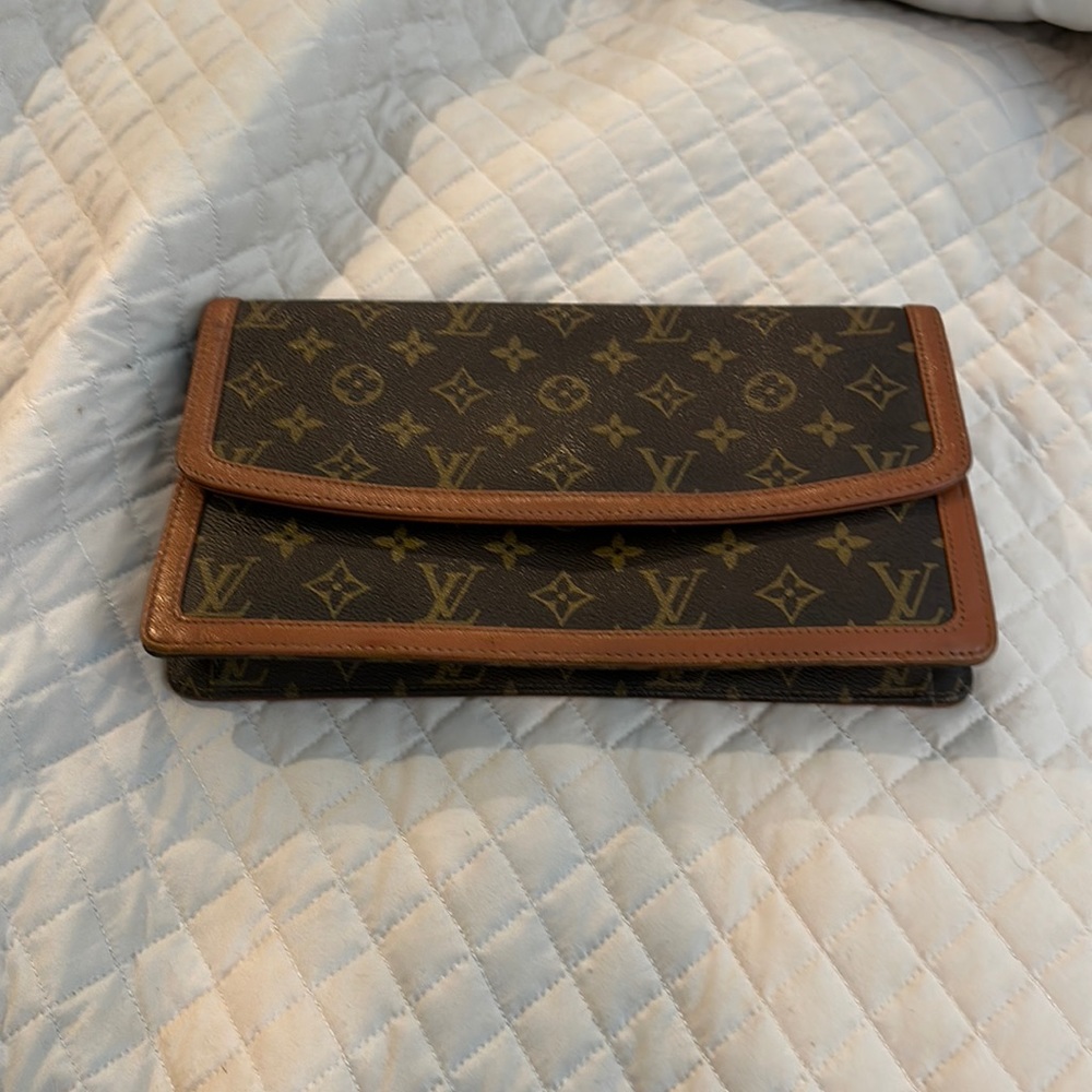 Louis Vuitton Pouchette Dame.